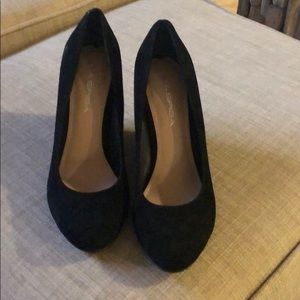 Via Spiga suede wedges